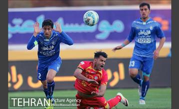 دیدار تیم های فوتبال نفت تهران واستقلال تهران