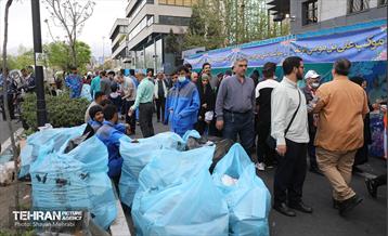 خدمات‌رسانی شهرداری تهران در نماز عید فطر مصلی تهران 21