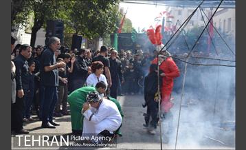 مراسم عزاداری ظهر عاشورا در بازار تهران 6