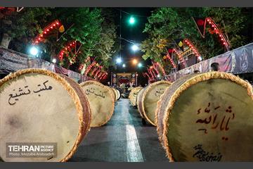 رژه‌ی شاه حسین گویان مکتب تشیع 28