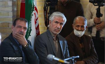 نشست صمیمی شهردار تهران با اهالی شعر و ادب 5