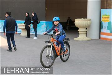 دود بدرود در ایوان انتظار 14