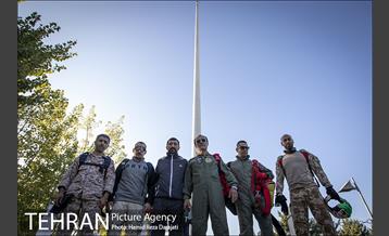 پرش با چتر از برج پرچم 4