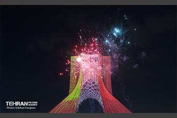 نورافشانی جشن پیروزی انقلاب اسلامی در میدان آزادی 8