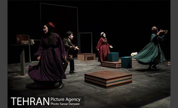 نمایش بیوهای غمگین سالار جنگ‎ 10