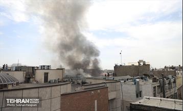 آتش‌سوزی انبار چسب در بازار تهران 22