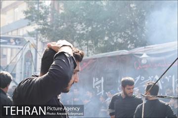 مراسم عزاداری ظهر عاشورا در بازار تهران 5
