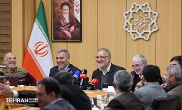 نشست هم‌اندیشی هیئت رئیسه اتاق اصناف تهران، روسای اتحادیه‌های صنفی تهران و هیئت امناء بازار تهران با شهردار تهران 40