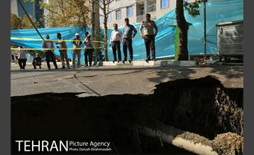 ریزش بخشی از خیابان پیامبر اتوبان ستاری 5