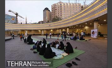 افطاری ساده در ایوان انتظار میدان ولیعصر(عج) 3