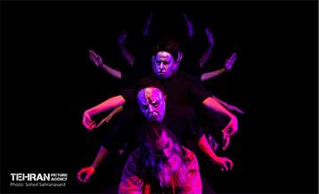 نمایش «سیب، فانوس، کشتی» 2