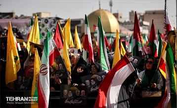 تجمع قدردانی از عملیات وعده صادق ۲ در میدان امام حسین (ع) 36