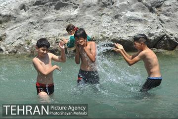 جاری‌ شدن آب در چشمه‌علی 22