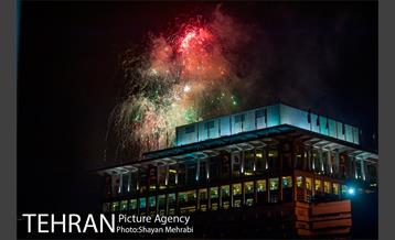 نور افشانی برج میلاد به مناسبت 22 بهمن 9