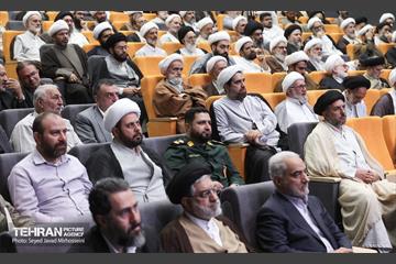 نشست فصلی ائمه جماعت و مدیران حوزه های علمیه منطقه 12 با مدیران شهری 17