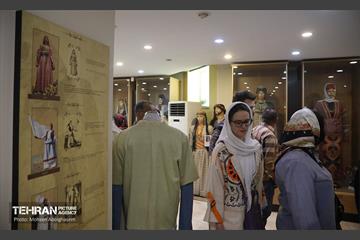 بازدید هیات دیپلماتیک از بناهای تاریخی منطقه ۱۲ 16