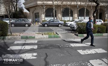 بی قانونی؛ تعرض به حریم پیاده راه 14