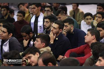 نشست صمیمانه شهردار تهران با دانش آموزان بسیجی سراسر کشور 33