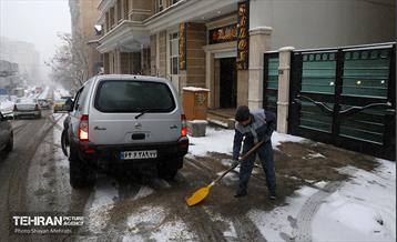 عملیات برف‌روبی در پایتخت 4