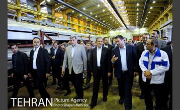 بازدید معاون اول رئیس جمهور به همراه شهردار تهران از کارخانه واگن‌سازی تهران 23