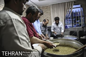 افطاری ساده تاکسی رانی در پایانه سازمان آب 10
