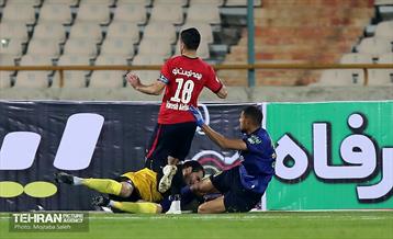 دیدار تیم‌های فوتبال استقلال و نساجی مازندران 11