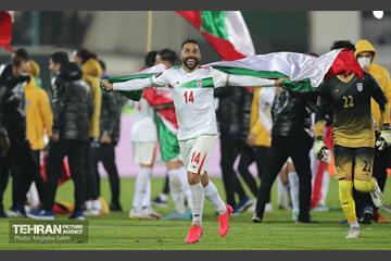 جشن و شادی بازیکنان و کادر فنی تیم ملی ایران پس از صعود به جام جهانی 2022