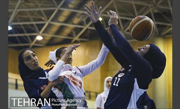 دیدار تیم های بسکتبال مهرام و گاز تهران 22