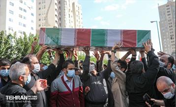 مراسم تشییع و خاکسپاری دوشهید گمنام دفاع مقدس در دریاچه چیتگر 7