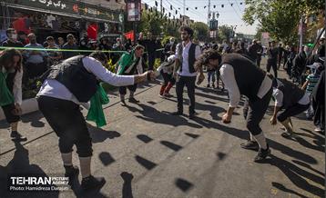 نجات اهل عالم با حسین است  30