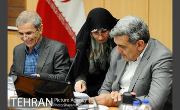 شوراى معاونین شهردار، شهرداران مناطق، مدیران عامل سازمان ها، شرکت ها و موسسات شهردارى تهران 9