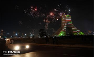 نورافشانی جشن پیروزی انقلاب اسلامی در میدان آزادی 13