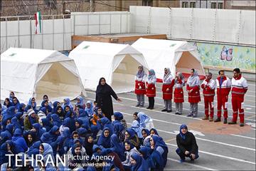مانور سراسری زلزله در مدرسه دخترانه شهید باکری 15