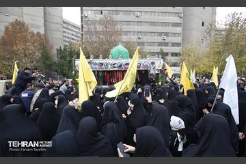 تشییع پیکر شهدای مدافع حرم در منطقه ۵ 16