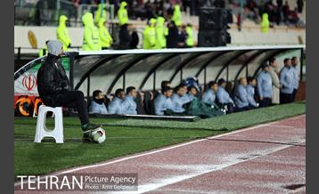 دیدار تیم‌های فوتبال پرسپولیس - صنعت نفت آبادان 9