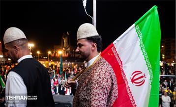 جشن وحدت در میدان انقلاب اسلامی
