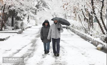 صبح آدینه برفی