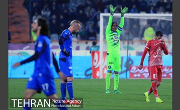 دیدار تیم‌های فوتبال استقلال - پدیده مشهد 29