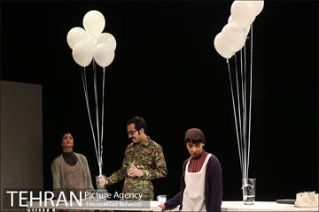نمایش سه خواهر‎ 6