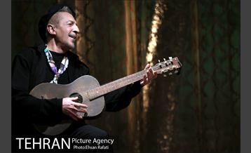 نمایش باغ آلبالو 40