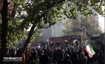 تشییع پیکرهای ۱۰۰ شهید گمنام از مقابل دانشگاه تهران 38