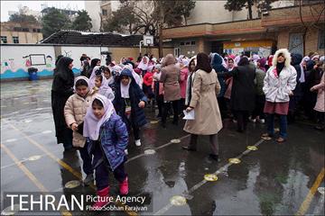 مانور سراسری زلزله در دبستان شهید بهشتی 27