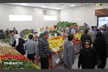 افتتاح بازار میوه و تره‌بار در منطقه 22 14