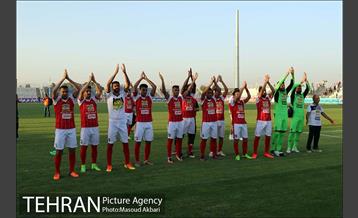 دیدار تیم‌های فوتبال گسترش فولاد و پرسپولیس 12