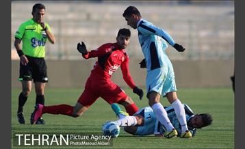 دیدار پیکان و پرسپولیس در لیگ برتر فوتبال 2