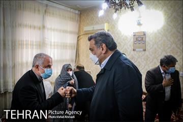 دیدار شهردار تهران با مادر شهیدان خالقی پور 11