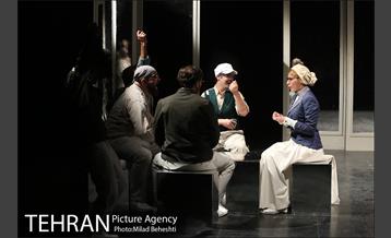 نمایش دشمن مردم‎ 1