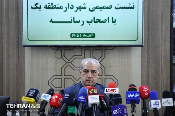 نشست خبری شهردار منطقه یک 15
