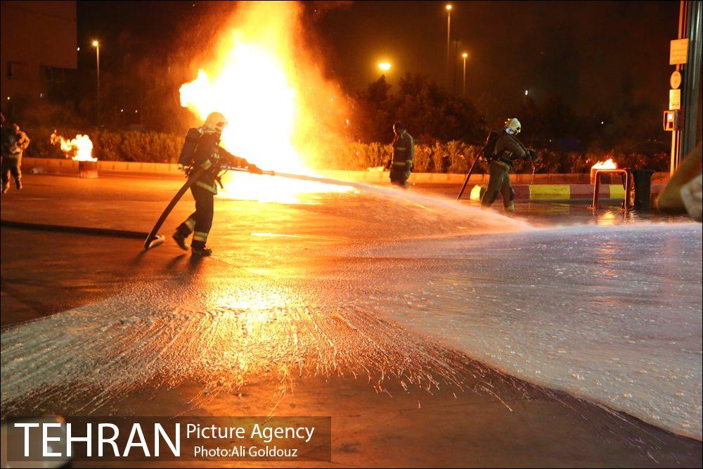 مانور اطفای حریق در پمپ بنزین شهرک استقلال 1