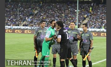 دیدار استقلال و صنعت نفت آبادان در لیگ برتر فوتبال 15